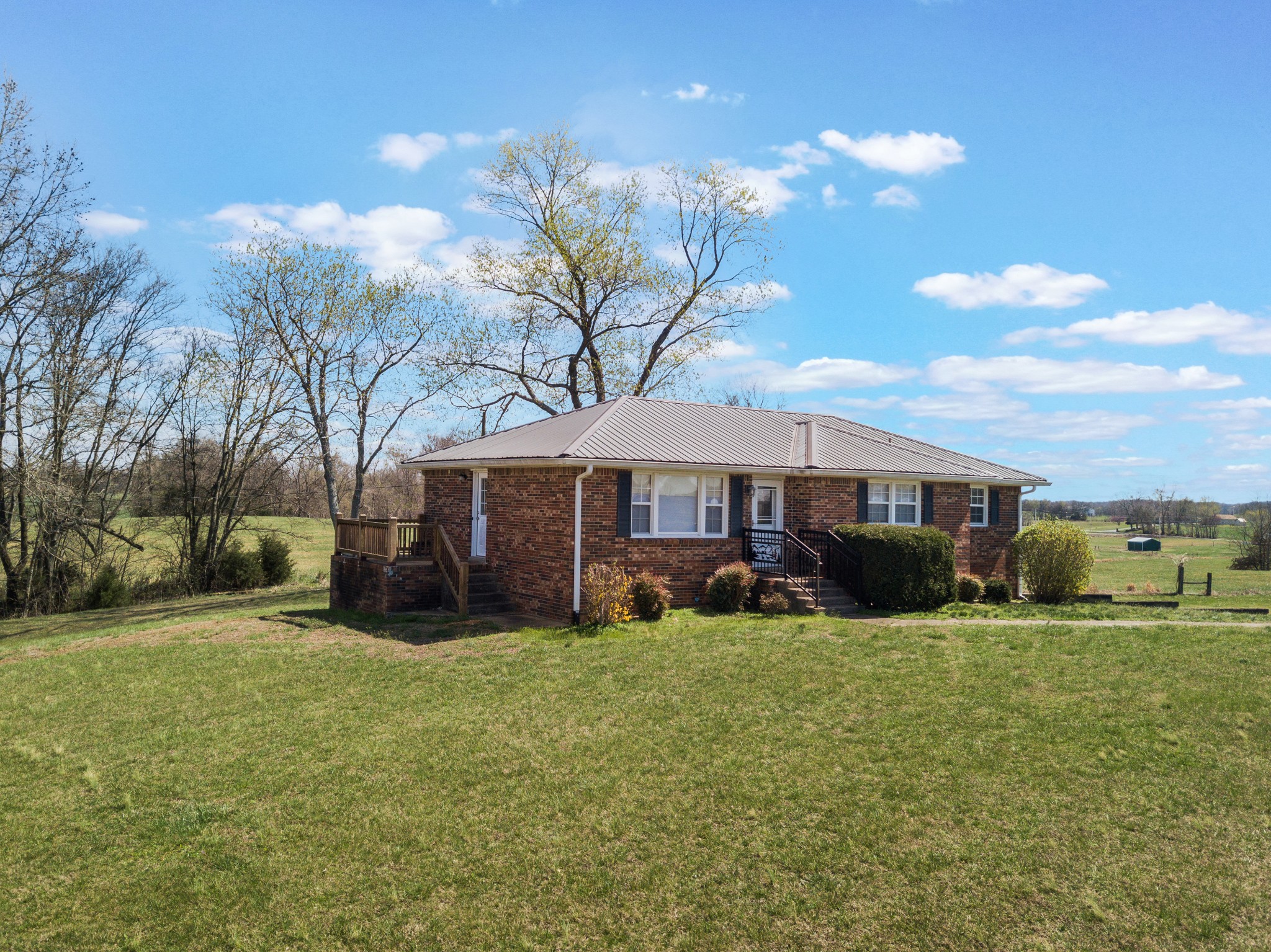 6035 Buzzard Creek Rd, Cedar Hill, TN 37032