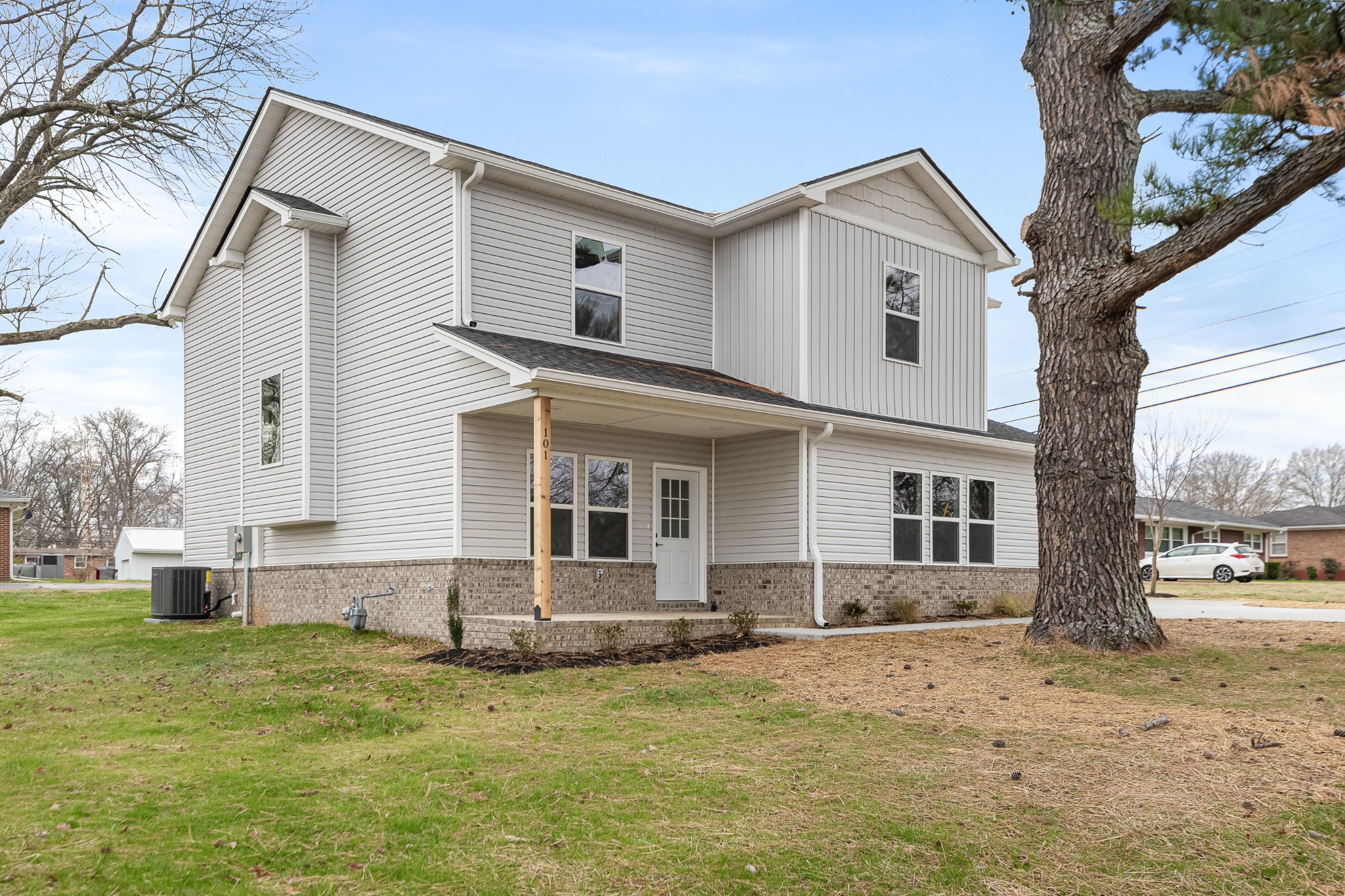 101 Hilltop Dr, Columbia, TN 38401
