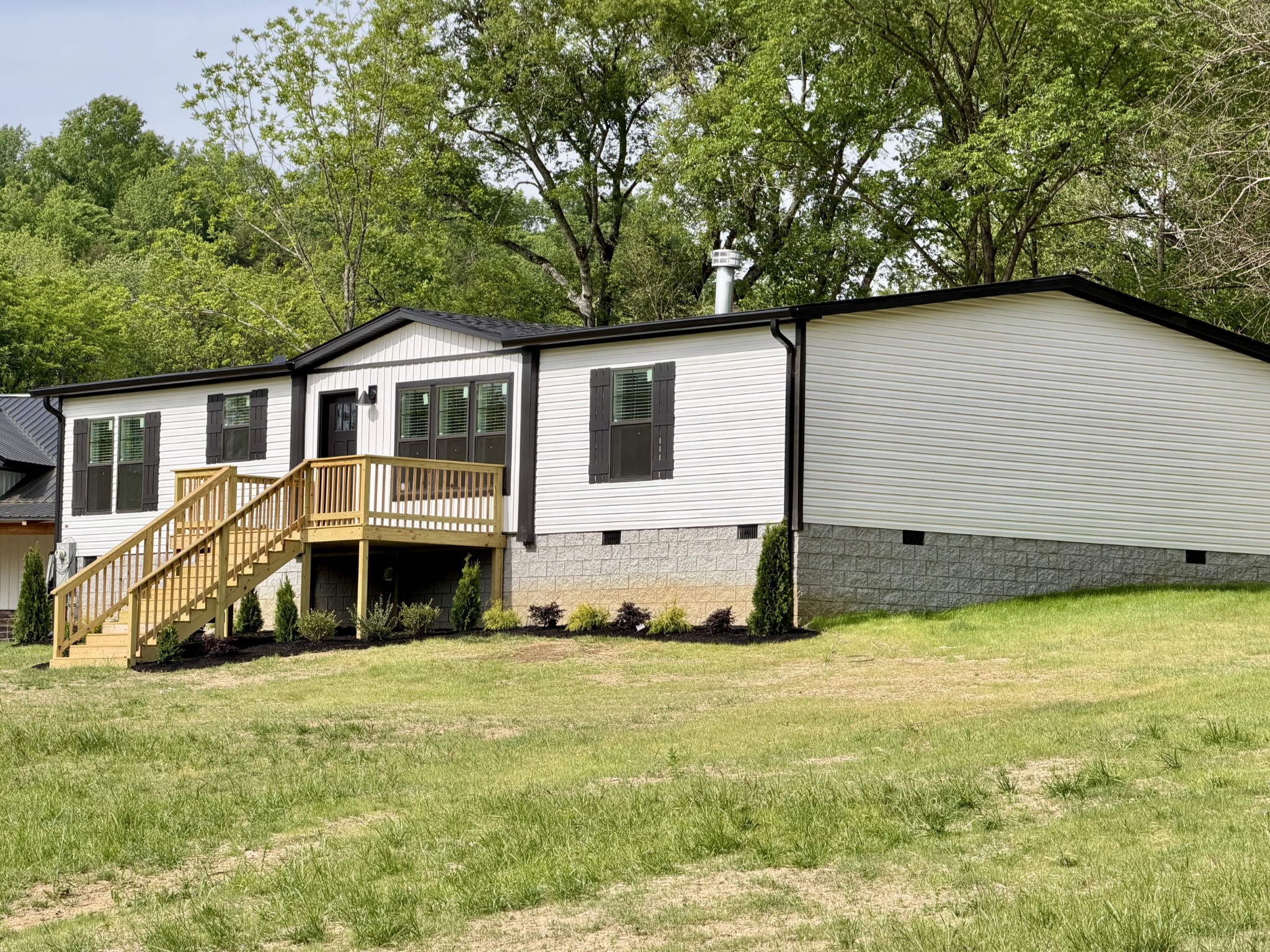 307 Enigma Rd, Chestnut Mound, TN 38552