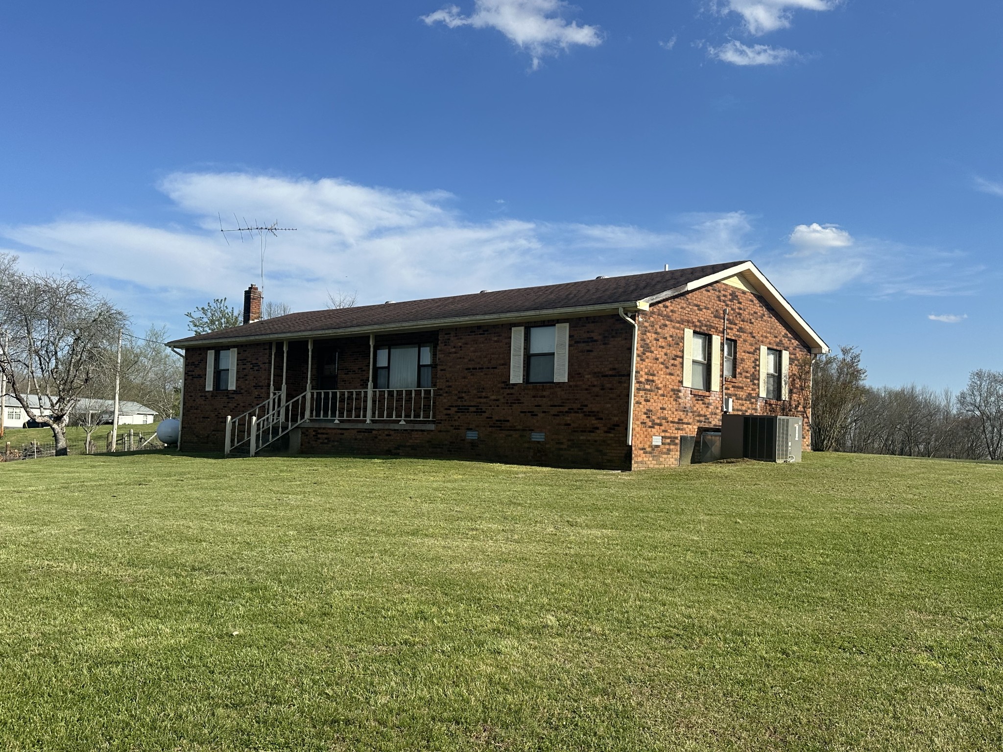 552 Pea Ridge Rd, Chestnut Mound, TN 38552