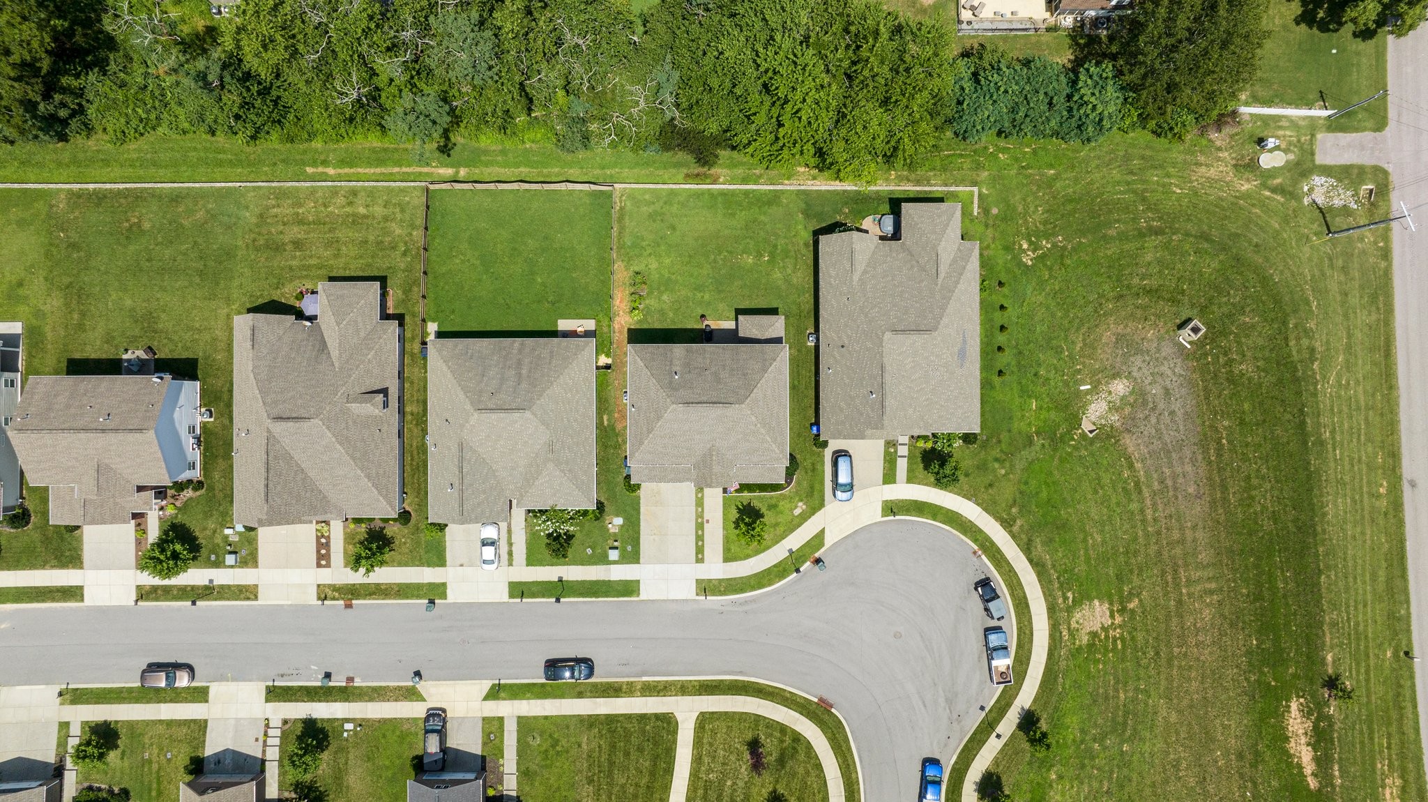 216 Jocelyn Dr, Cottontown, TN 37048