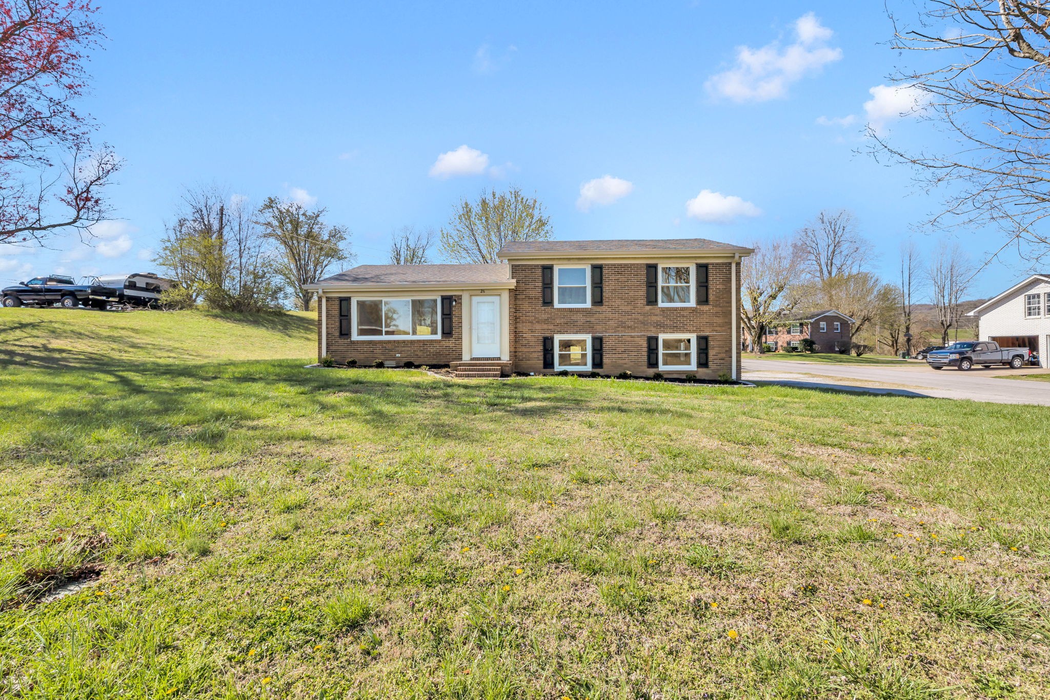 26 Main St, Gordonsville, TN 38563