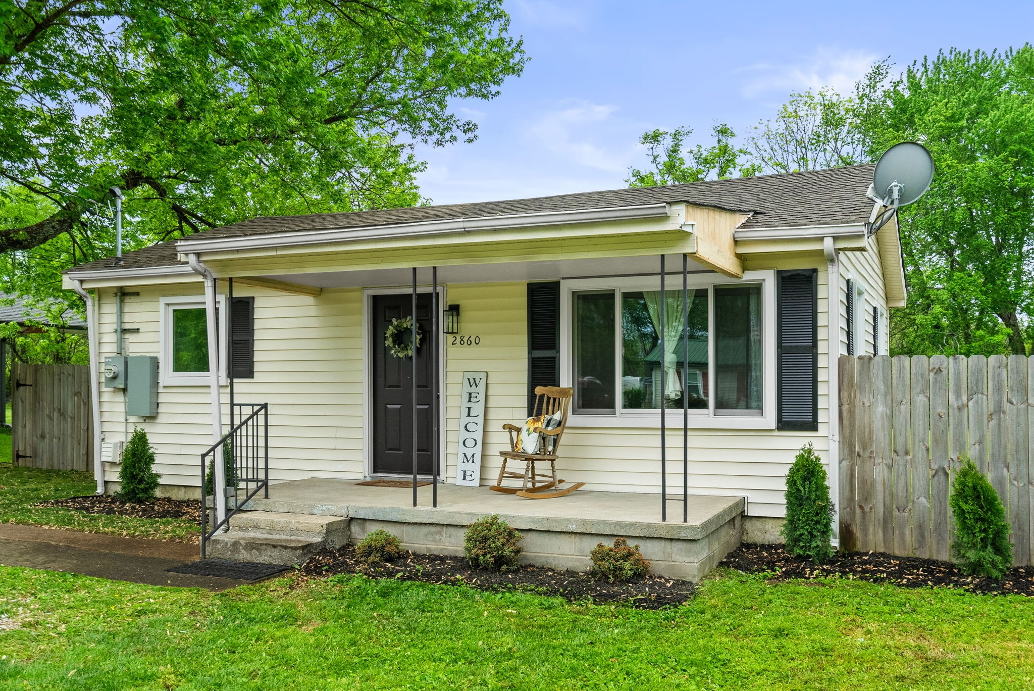 2860 Old Greenbrier Pike, Greenbrier, TN 37073