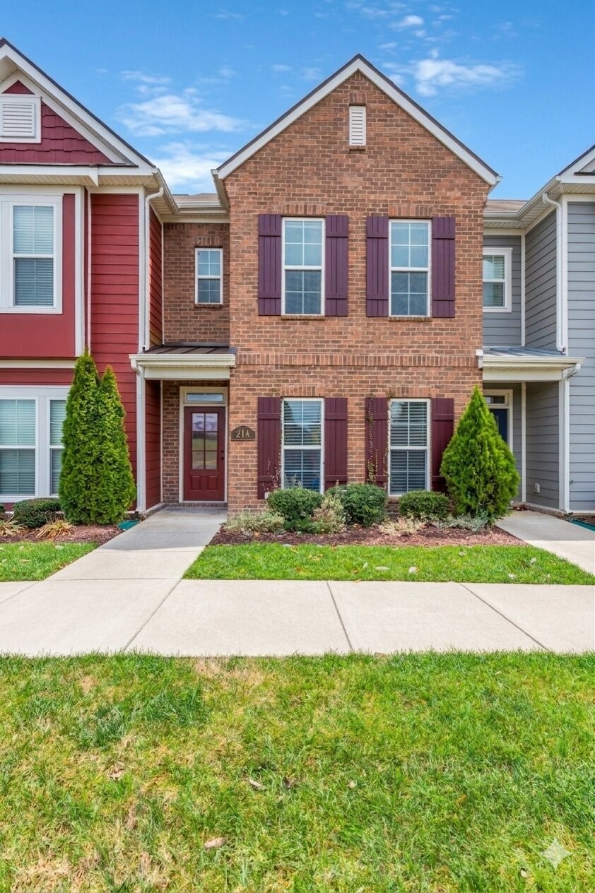 305 Dursley Pvt Ln, Spring Hill, TN 37174