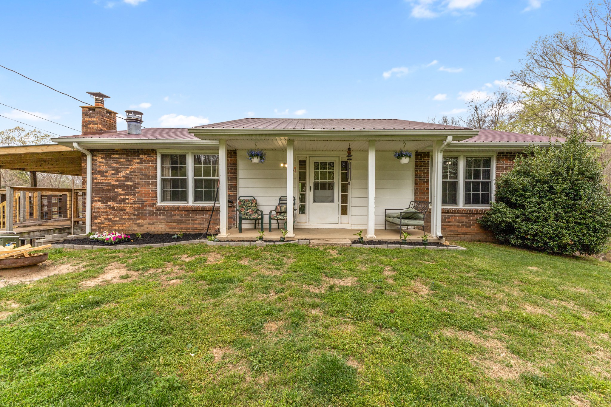 180 Hill Rd, Vanleer, TN 37181