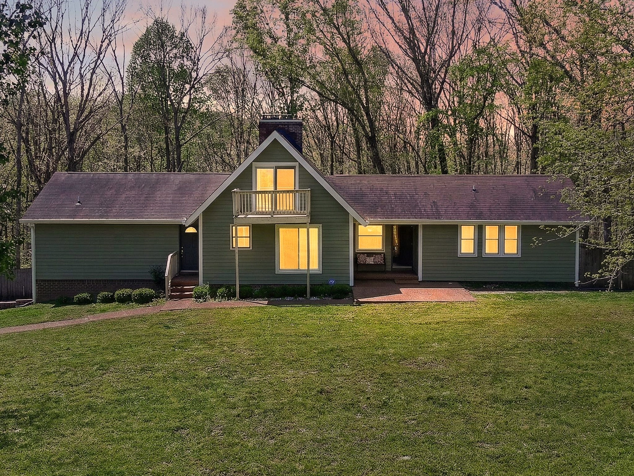 1040 Williams Dr, White Bluff, TN 37187