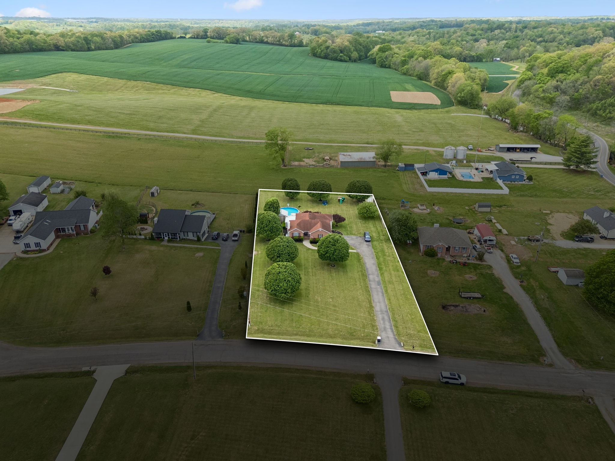 2075 Nikki Dr, Springfield, TN 37172