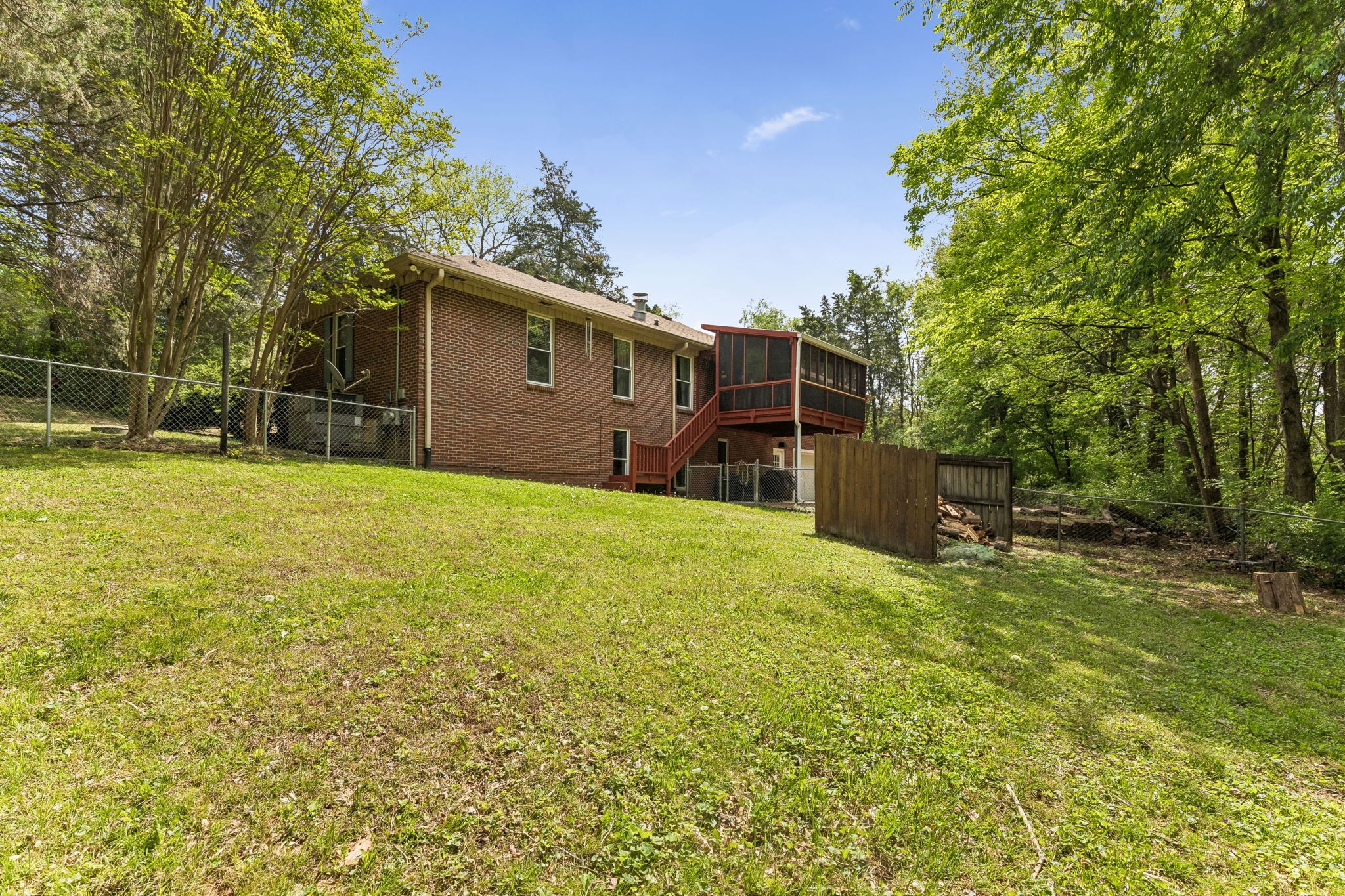 1912 Graceland Dr, Goodlettsville, TN 37072