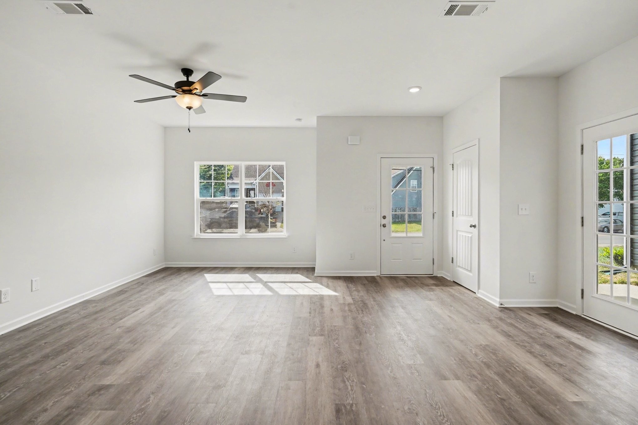 111 Hook And Ladder, La Vergne, TN 37086