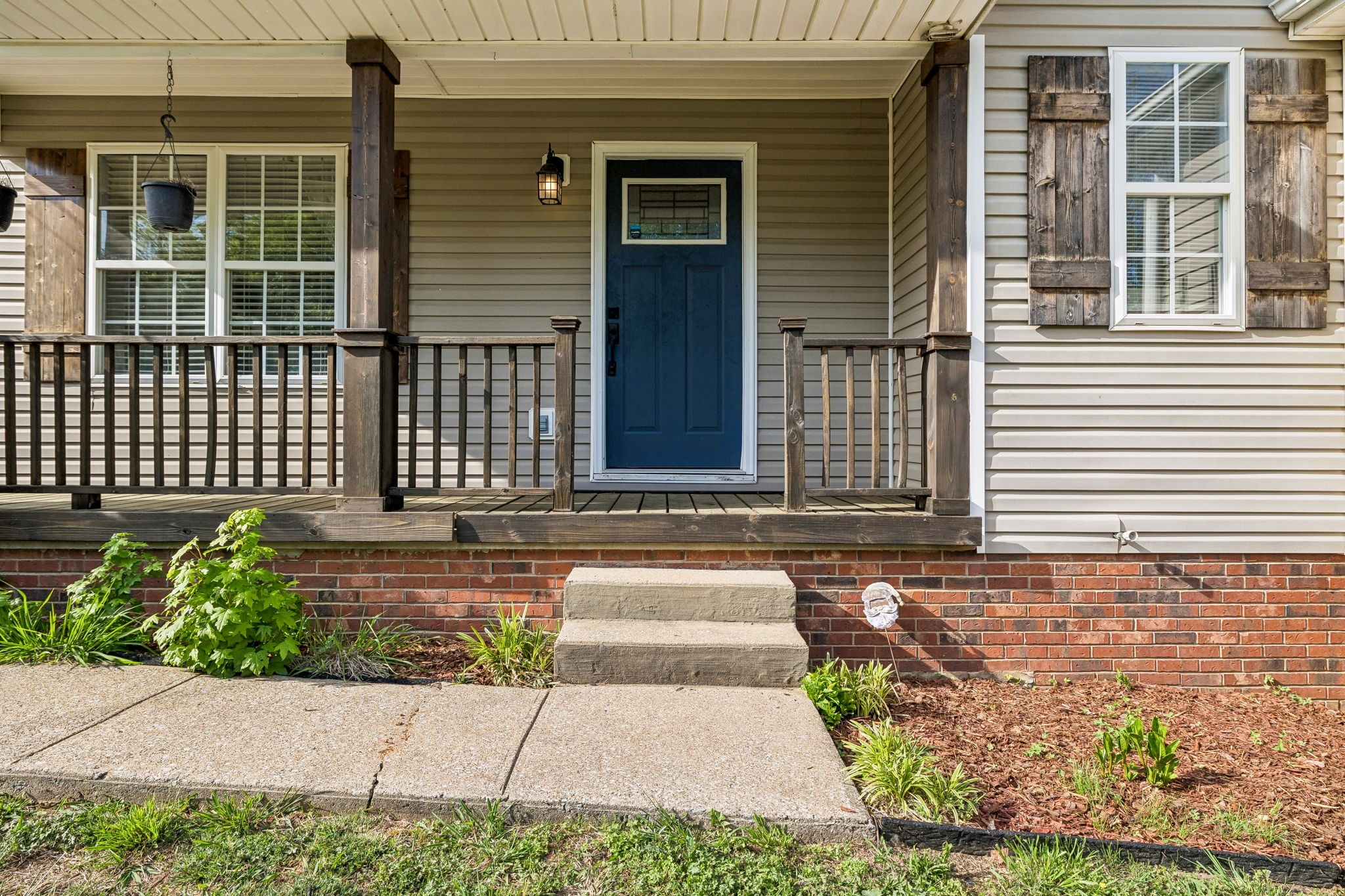 105 White Oak Dr, Dickson, TN 37055