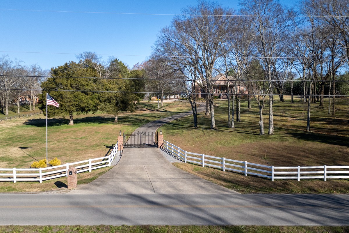 750 Upper Station Camp Crk Rd, Gallatin, TN 37066