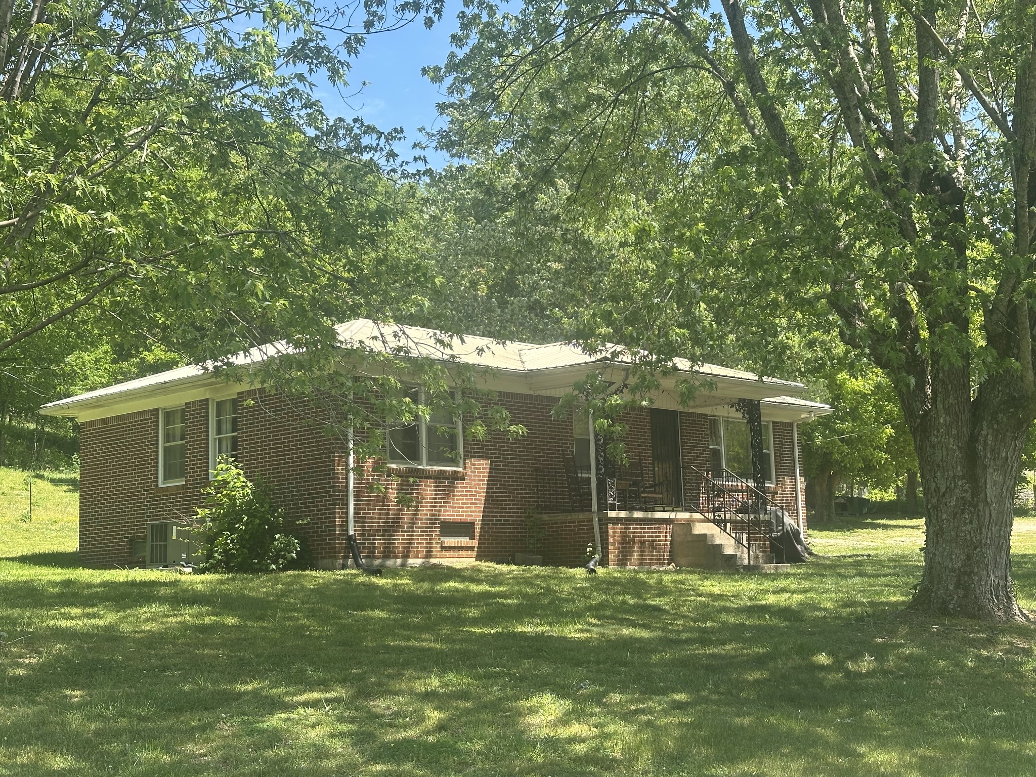 202 Maggart Rd, Elmwood, TN 38560