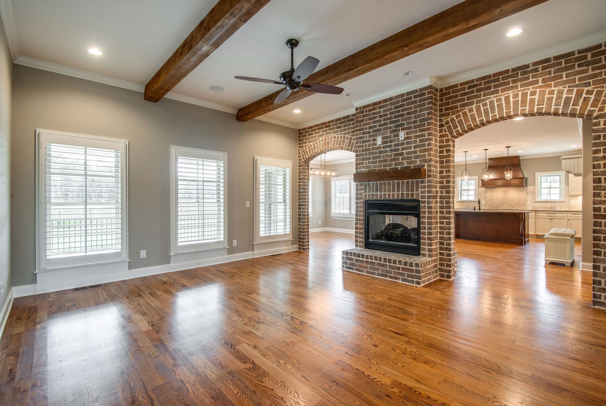 1605 Blueridge Dr