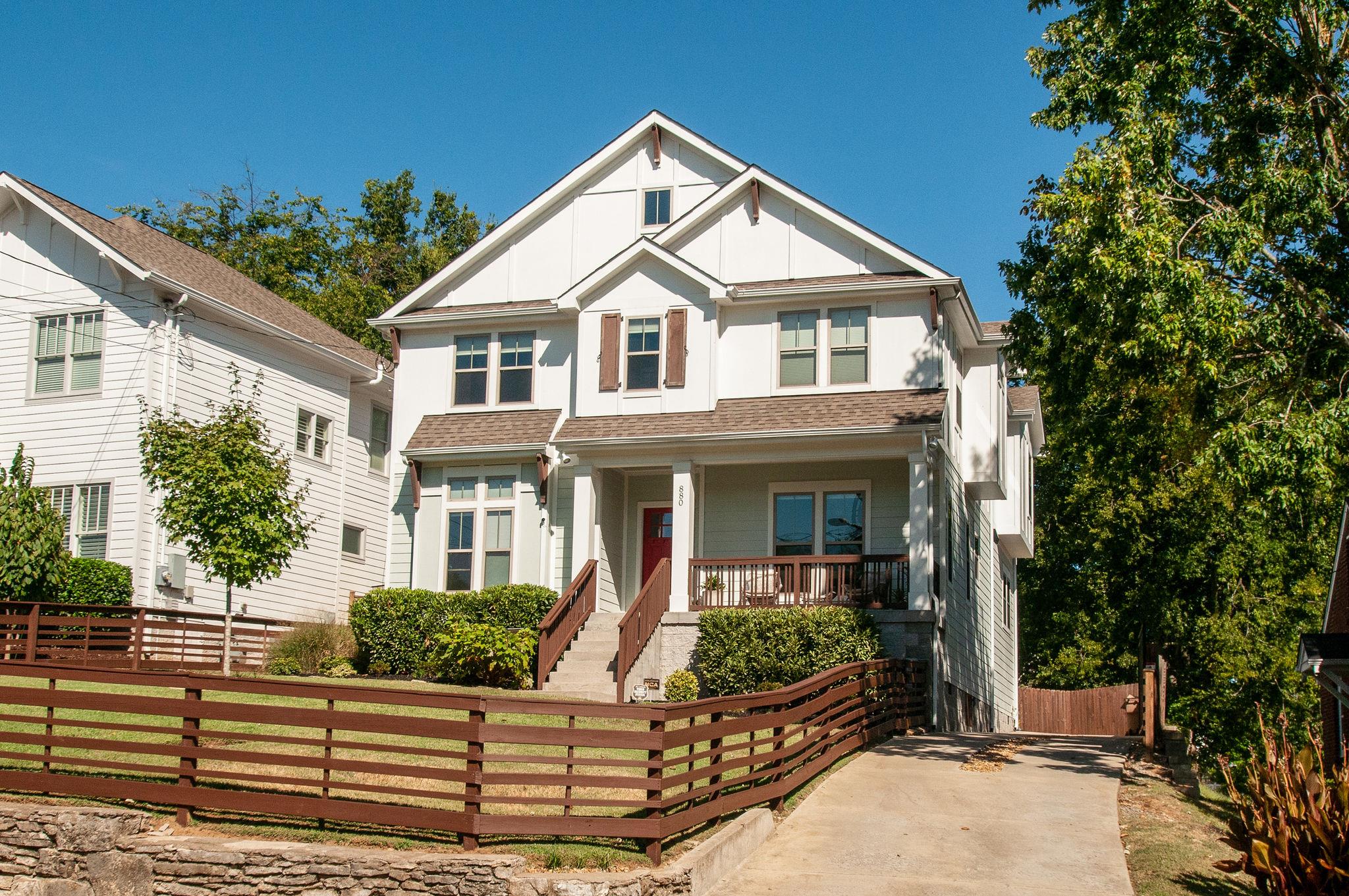 880 Montrose Ave