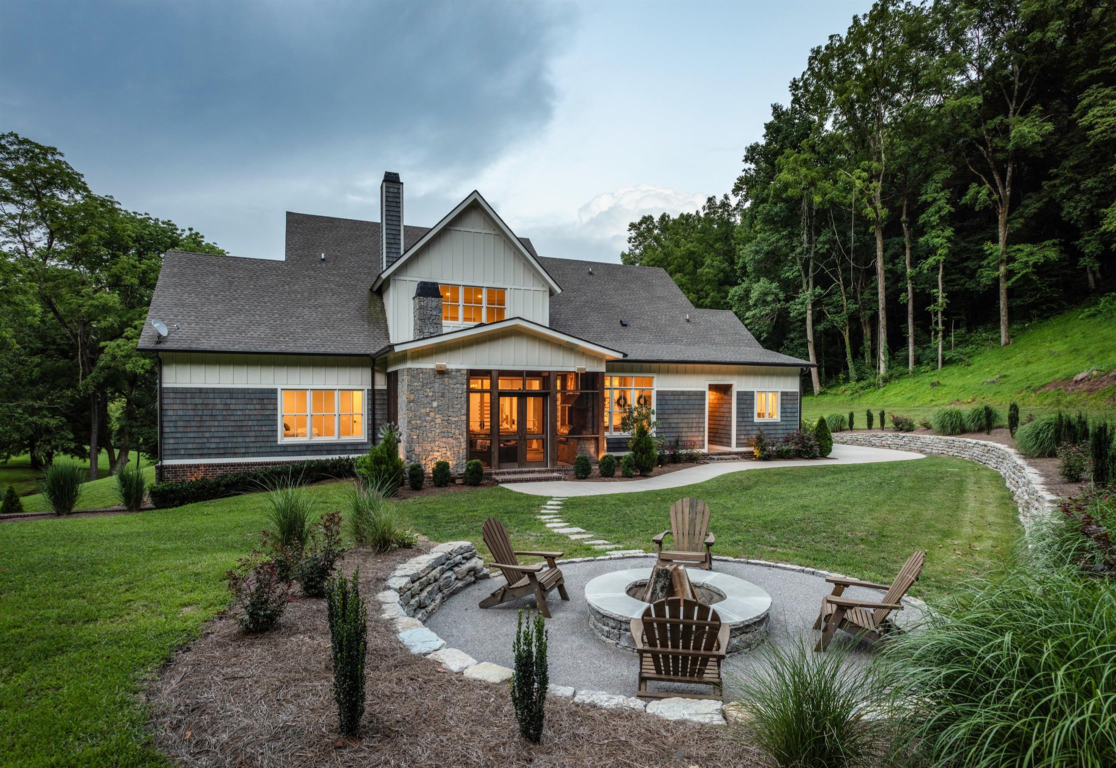 2050 Old Hillsboro Rd