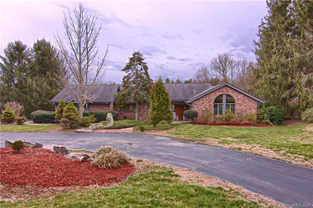 Hendersonville NC Homes For Sale 400k500k