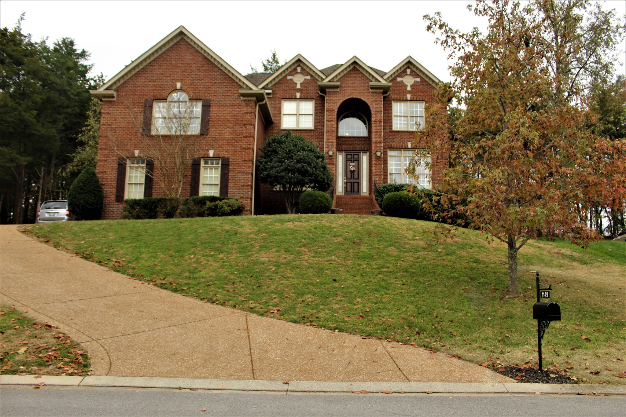 1149 Meadow Bridge Ln Arrington, Tennessee Buyer to receive $5000 buyer credit for an accepted contract when home closes on or before 12/31/19. Vaulted great room w/builtins, office w/builtins, walk in closets in all four bedrooms, large bonus room w/HD movie projector, private fenced backyard w/playhouse and swing set that backs to woods, covered back porch and 3 car garage.