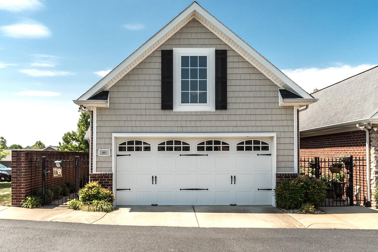 395 Devon Chase Hill Unit 401