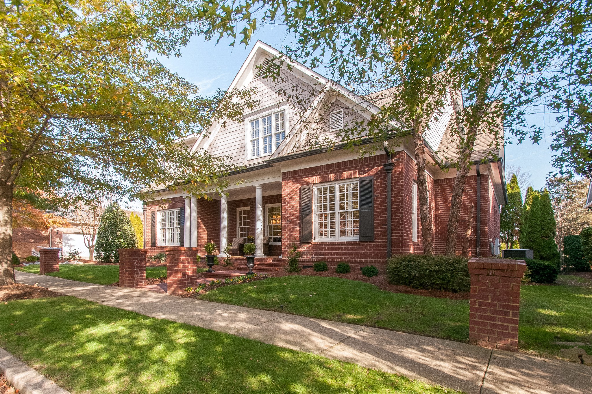 1431 Primrose Ln