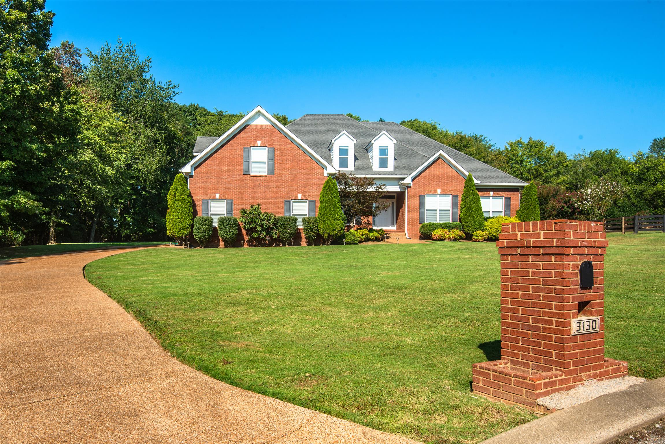 3130 Earnhardt Dr Spring Hill, Tennessee WELCOME TO MARLIN MANOR-THIS BEAUTIFUL HOME FEATURES A VERY OPEN FLOOR PLAN-OVER-SIZED CHEF'S KITCHEN WITH ISLAND AND TONS OF CABINET SPACE-DOUBLE SIDED FIREPLACE IN LIVING ROOM/KITCHEN-TRAY CEILINGS IN MASTER BEDROOM & PRIVATE ACCESS TO BACK PATIO- WALK-IN TILE SHOWER, JACUZZI TUB & DOUBLE VANITIES IN MASTER BATH-SPACIOUS WALK-IN CLOSETS-BLACK OUT MEDIA ROOM & HUGE BONUS/GAME ROOM UPSTAIRS-ALL OF THIS ON 1 ACRE IN A PRIVATE CUL-DE-SAC-MINUTES FROM SHOPPING, RESTAURANTS AND SATURN PKWY-MUST SEE!