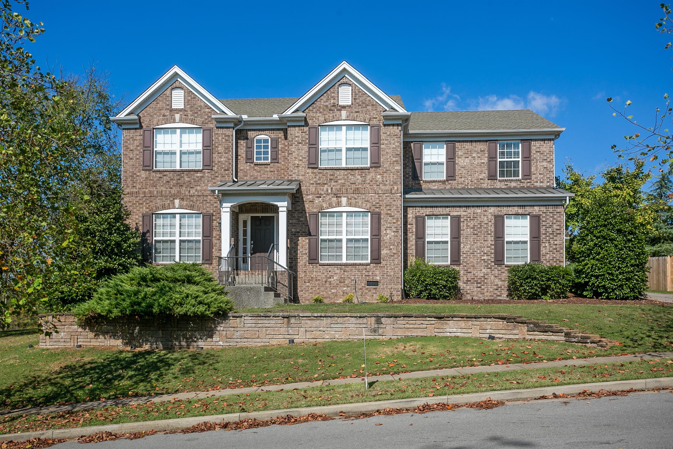 7000 Nolen Park Cir Nolensville, Tennessee MUST SEE AND MOVE IN READY! Fresh paint, new flooring and carpet. Updated kitchen, stereo throughout the downstairs and master, gas fireplace, large downstairs office, dining room, eat-in kitchen, open floor plan. Large bonus room downstairs, loft bonus room upstairs, extra storage, 2 pantries. Large 2 car garage. Large yard with green space. Neighborhood has walking trails, parks and playground. Great Location!!