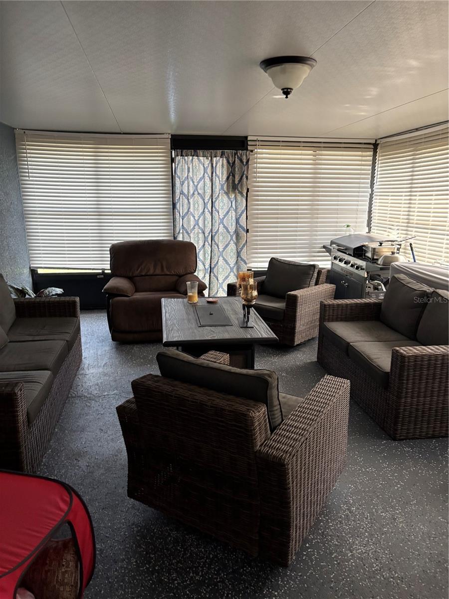 1433 Sarasota Drive