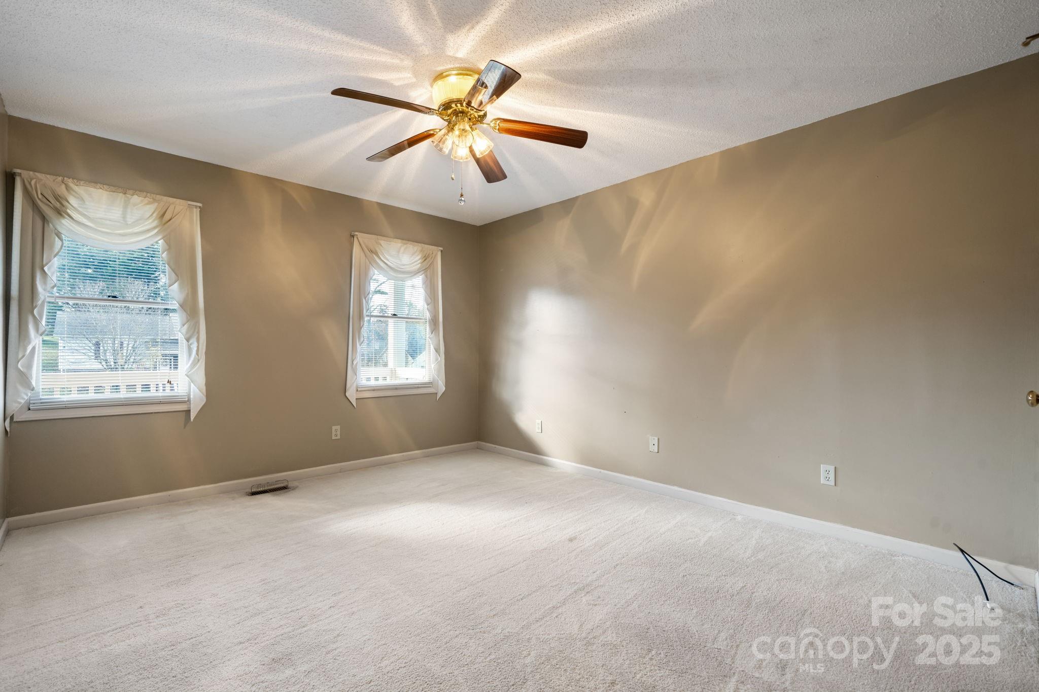 14 Hunters Creek Lane