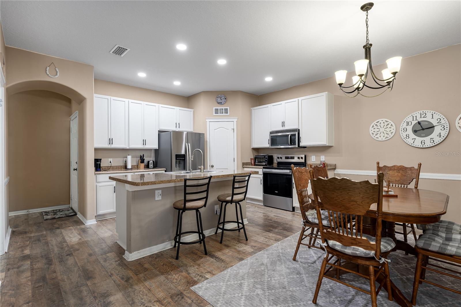 6936 Surrey Oak Drive