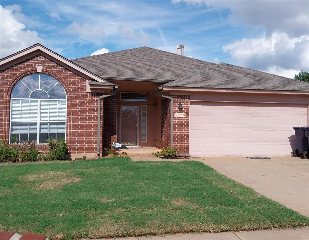 3BED 2 BED 2 CAR GARAGE HOME A GREAT LOCATION. LARGE LIVING ROOM WINDOWS FOR PLENTY OF LIGHT. SPLIT MOTHER-IN-LAW FLOOR PLAN. KITCHEN WHICH HAS GRANITE COUNTERTOPS AND NEW BACK SPLASH. PLUS A LARGE PANTRY. MASTER BATH HAS A JACUZZI AND SEPARATE SHOWER. LARGE CLOSETS WITH PLENTY OF STORAGE ROOM. CEILING FANS IN ALL THE ROOMS. THE HOME HAS BEEN WIRED FOR SECURITY. FRIDGE, WASHER AND DRYER CAN BE PROVIDED AS NEEDED AND AS-IS. NEAR TO QUAIL SPRINGS MALL, SHOPPING, CHURCHES, RESTAURANTS, HIGHWAY AND TURNPIKE. APPLICATION AT AVAIL.CO., Showing requires prescreening.