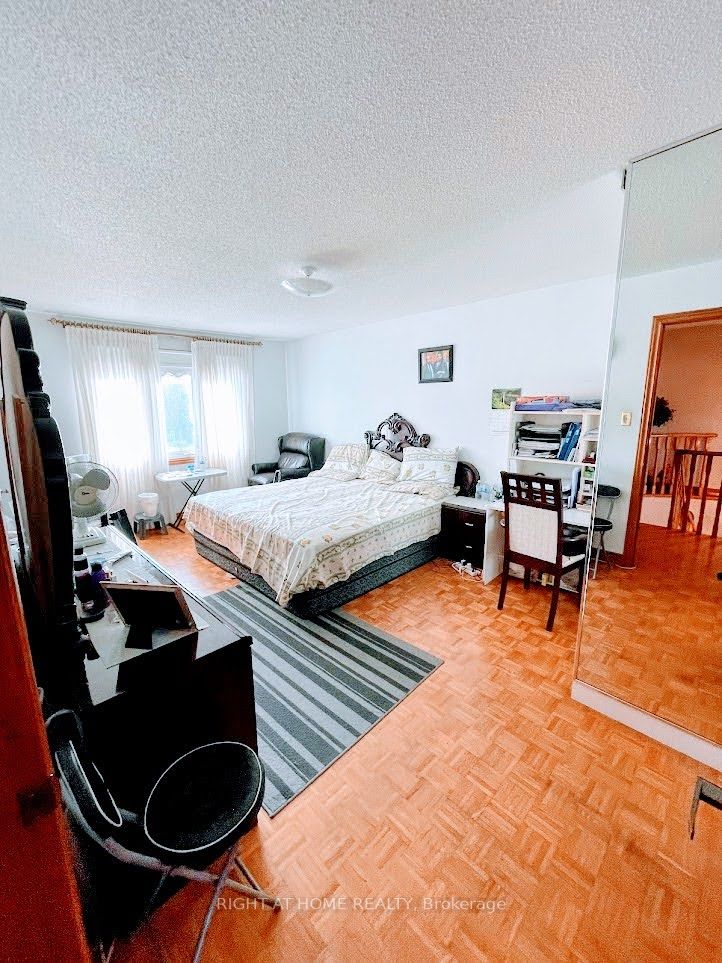164 Saddle Tree Cres