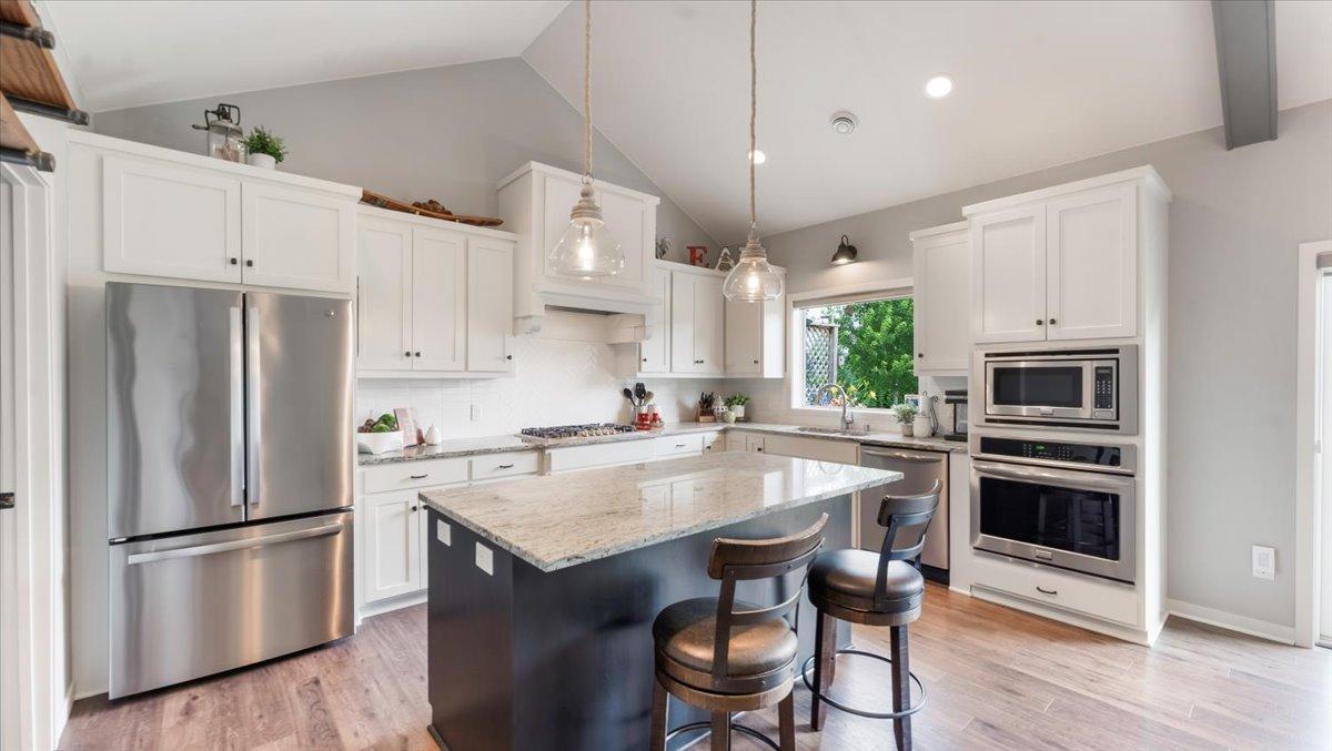 1905 Sandstone Court