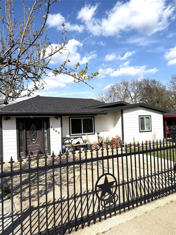 1508 California Parkway N