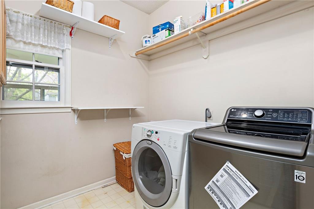 9407 W 124th Terrace