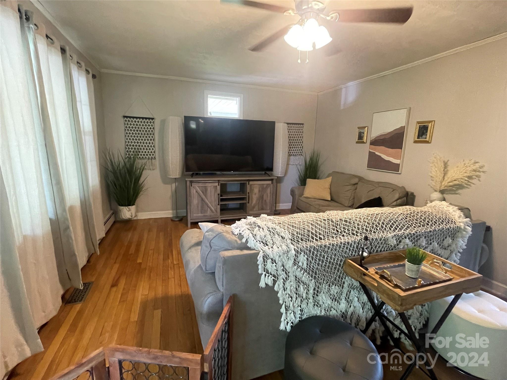 2579 Andrews Circle