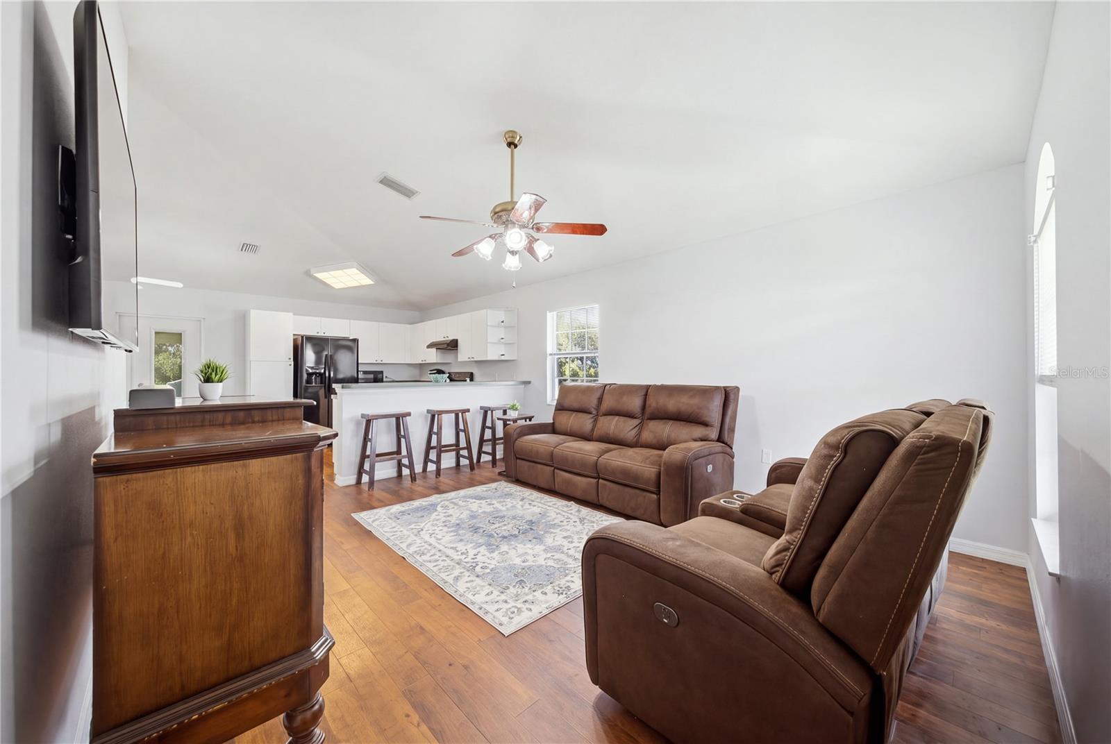 1017 77th Street E