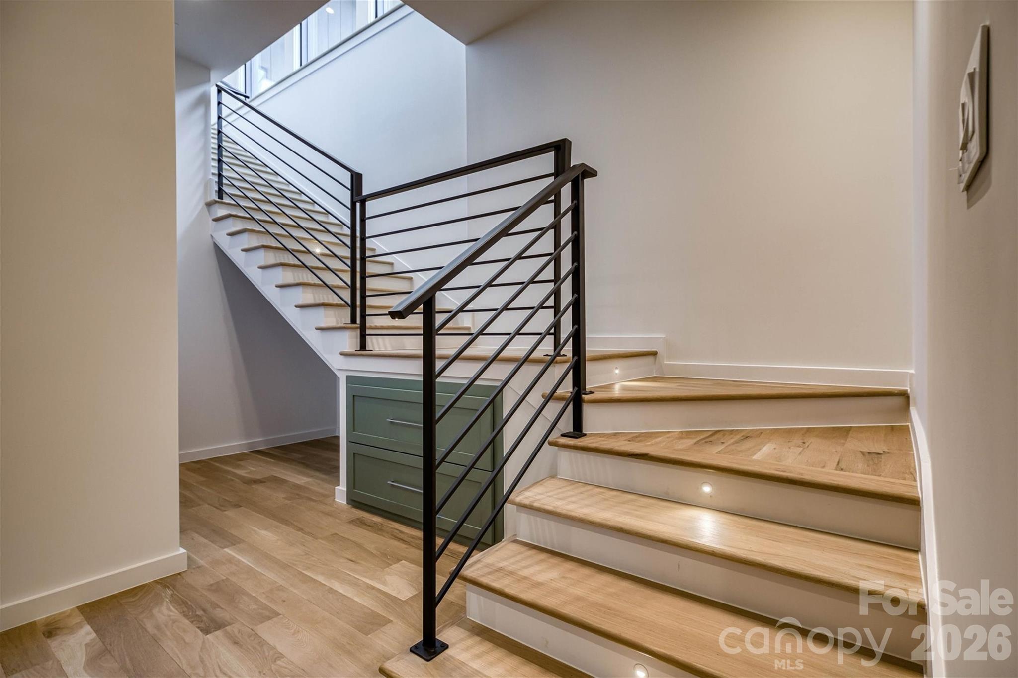 463 Summit Trail