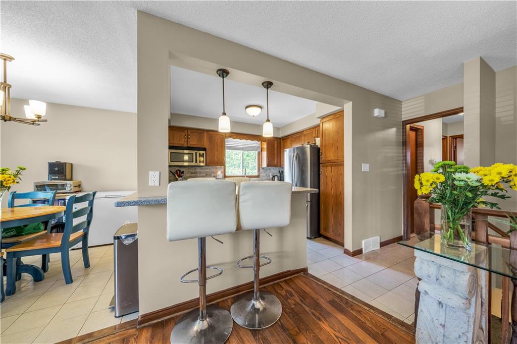 3929 Vineyard Crescent