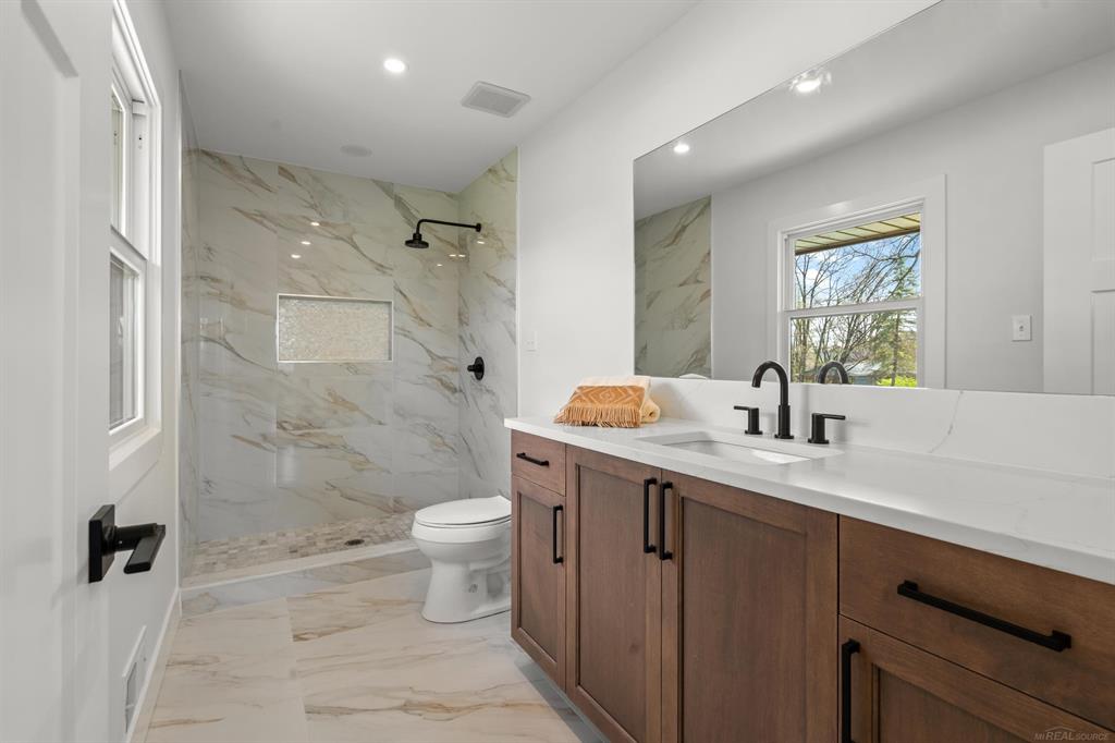 7533 Roberta Lane