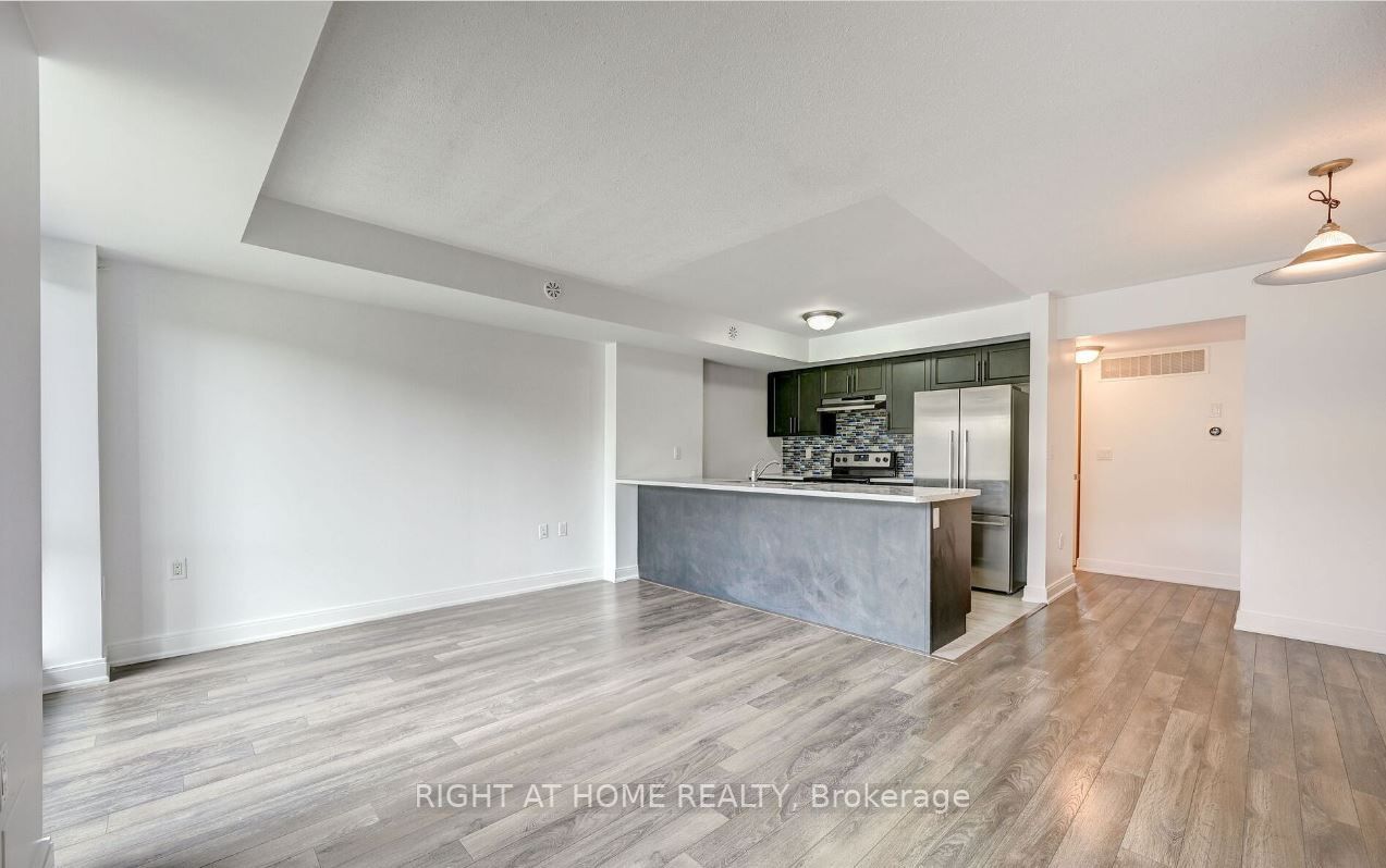 100 Dufay Rd 5