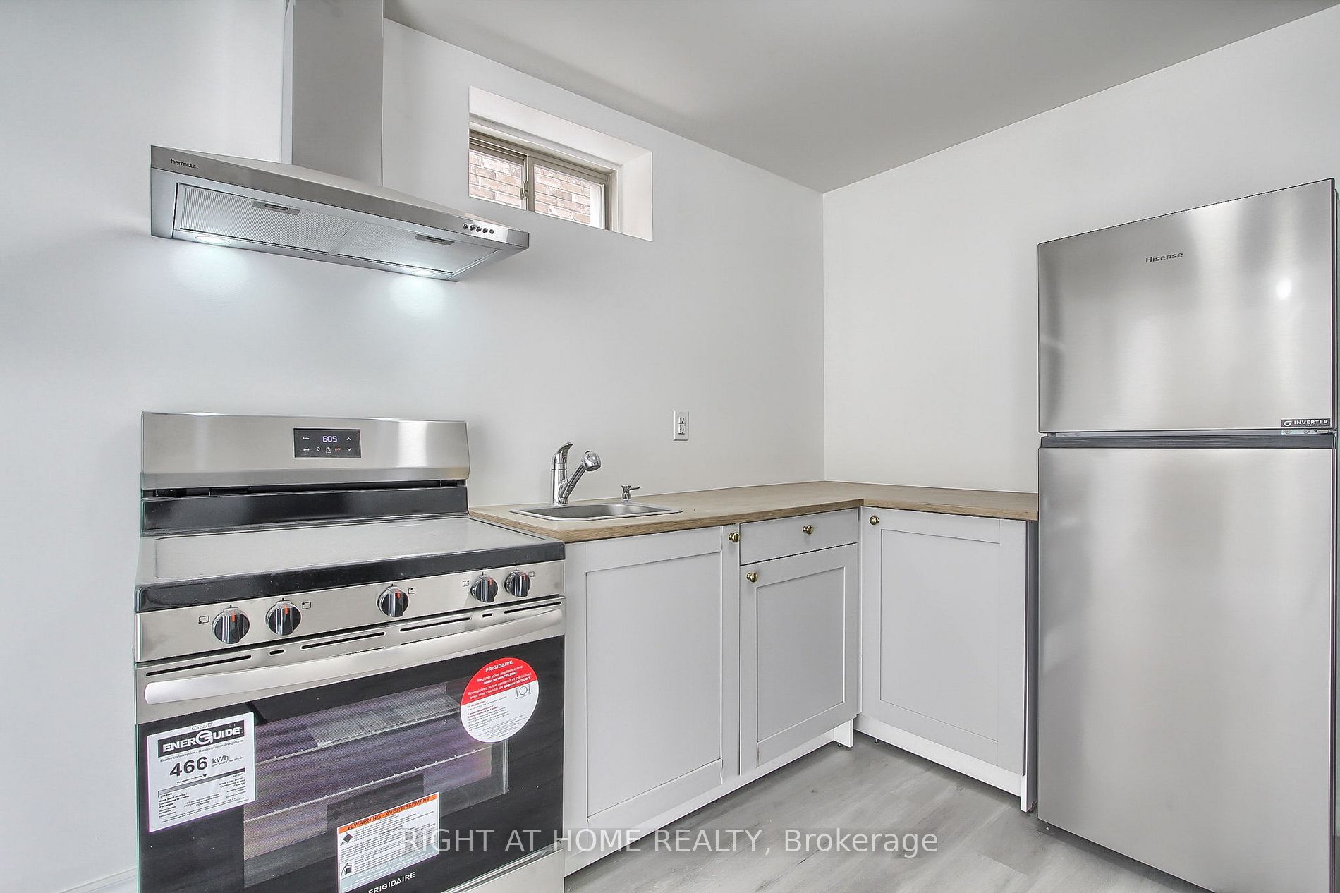 63 Paper Mills Cres