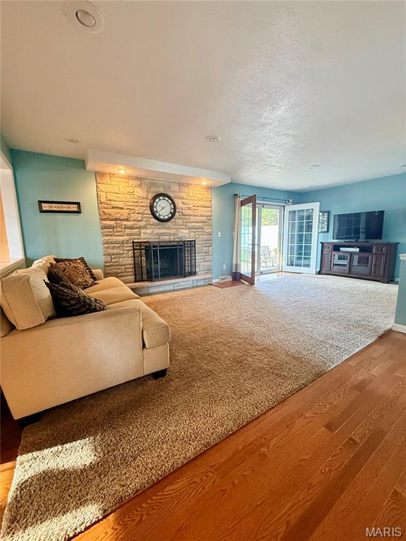 25 Coachlight Drive