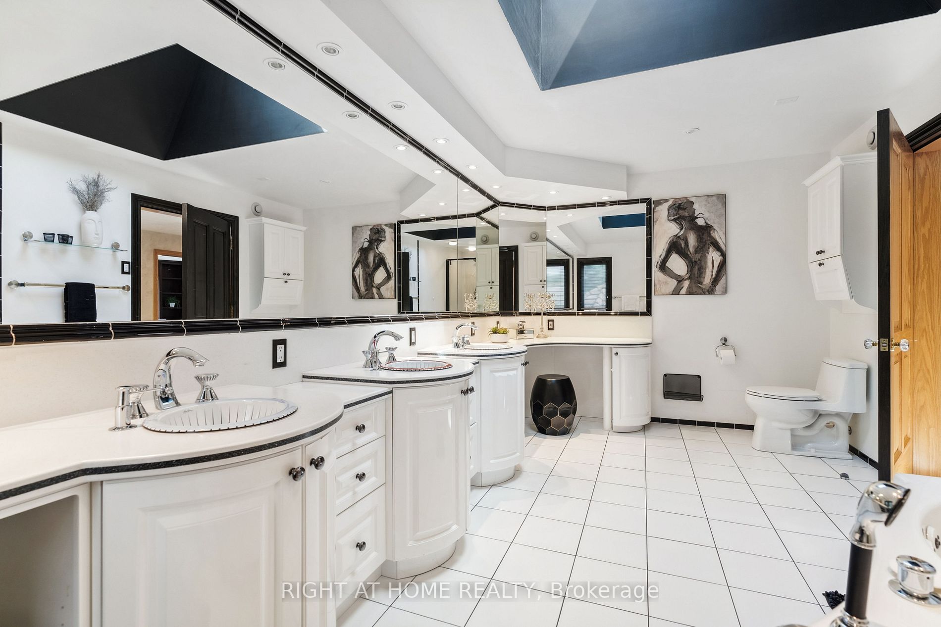 206 Lakeside Ave