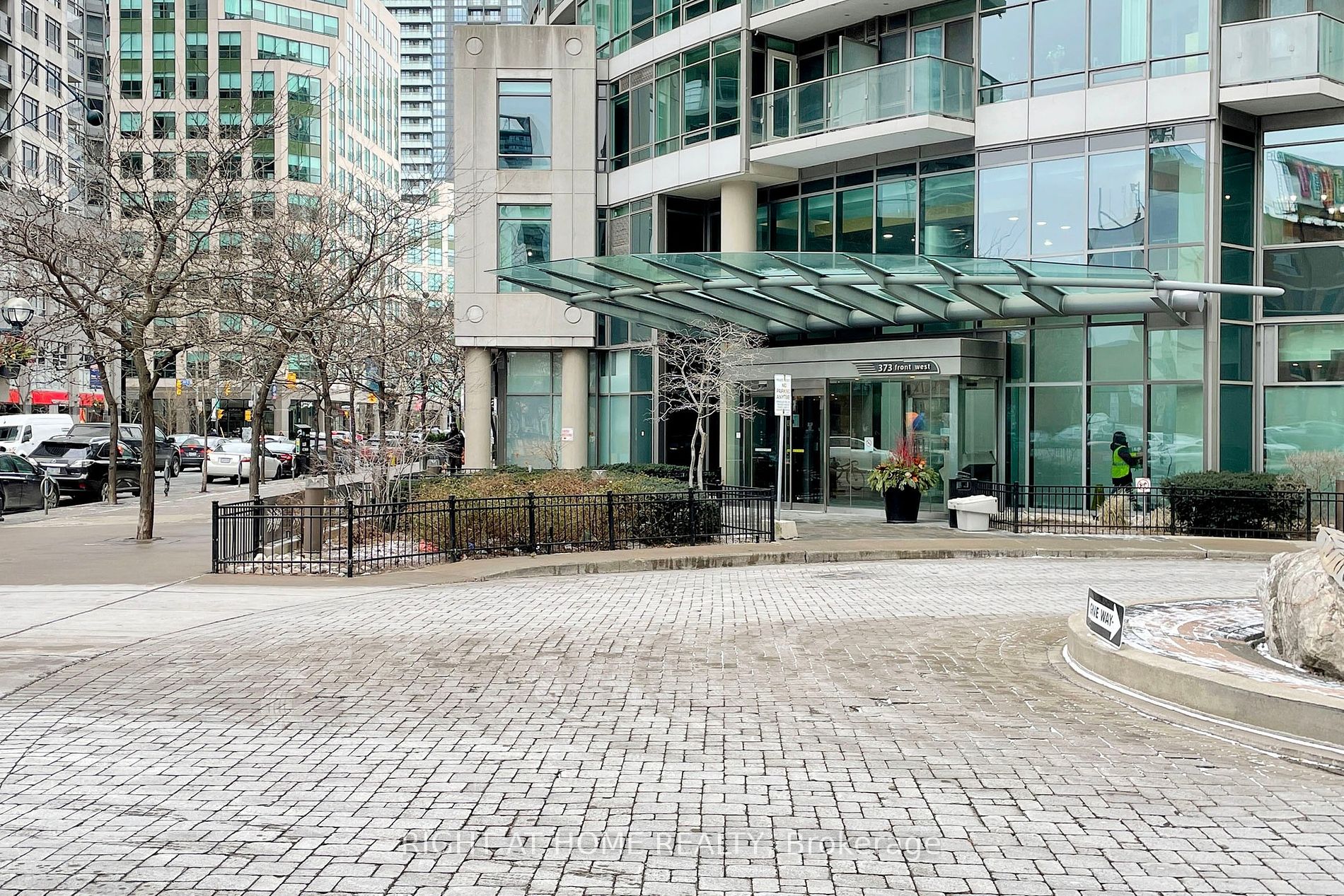 373 W Front St 2808