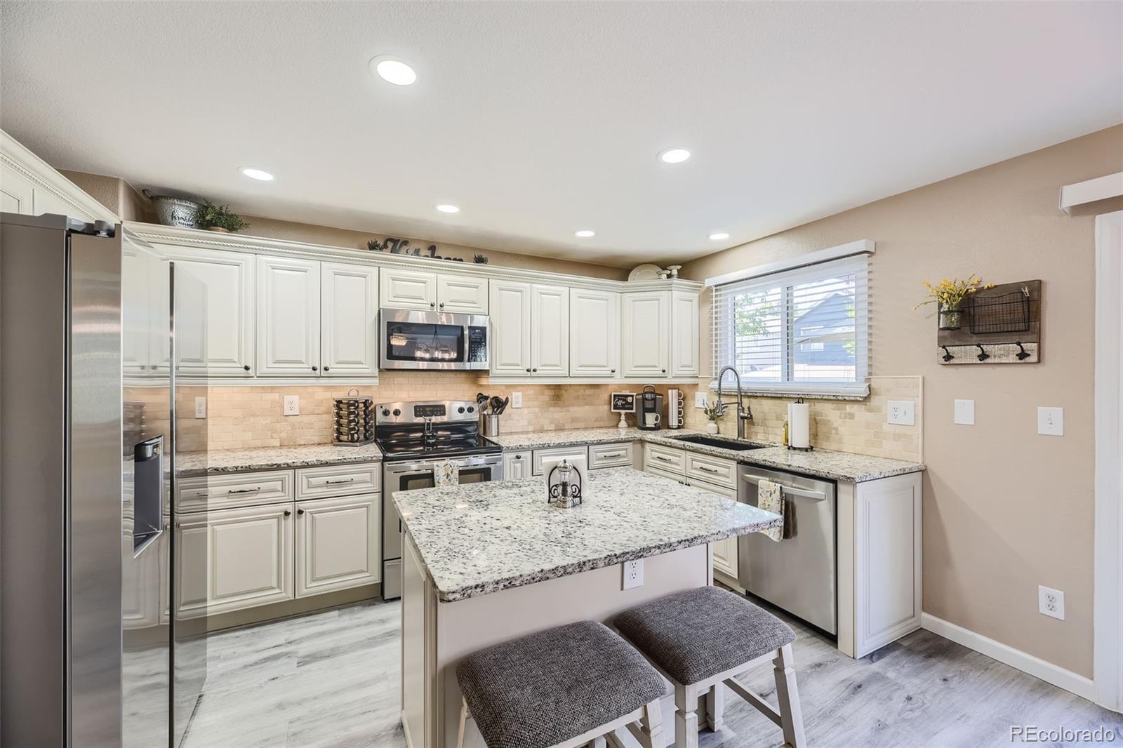 4892 Collinsville Place