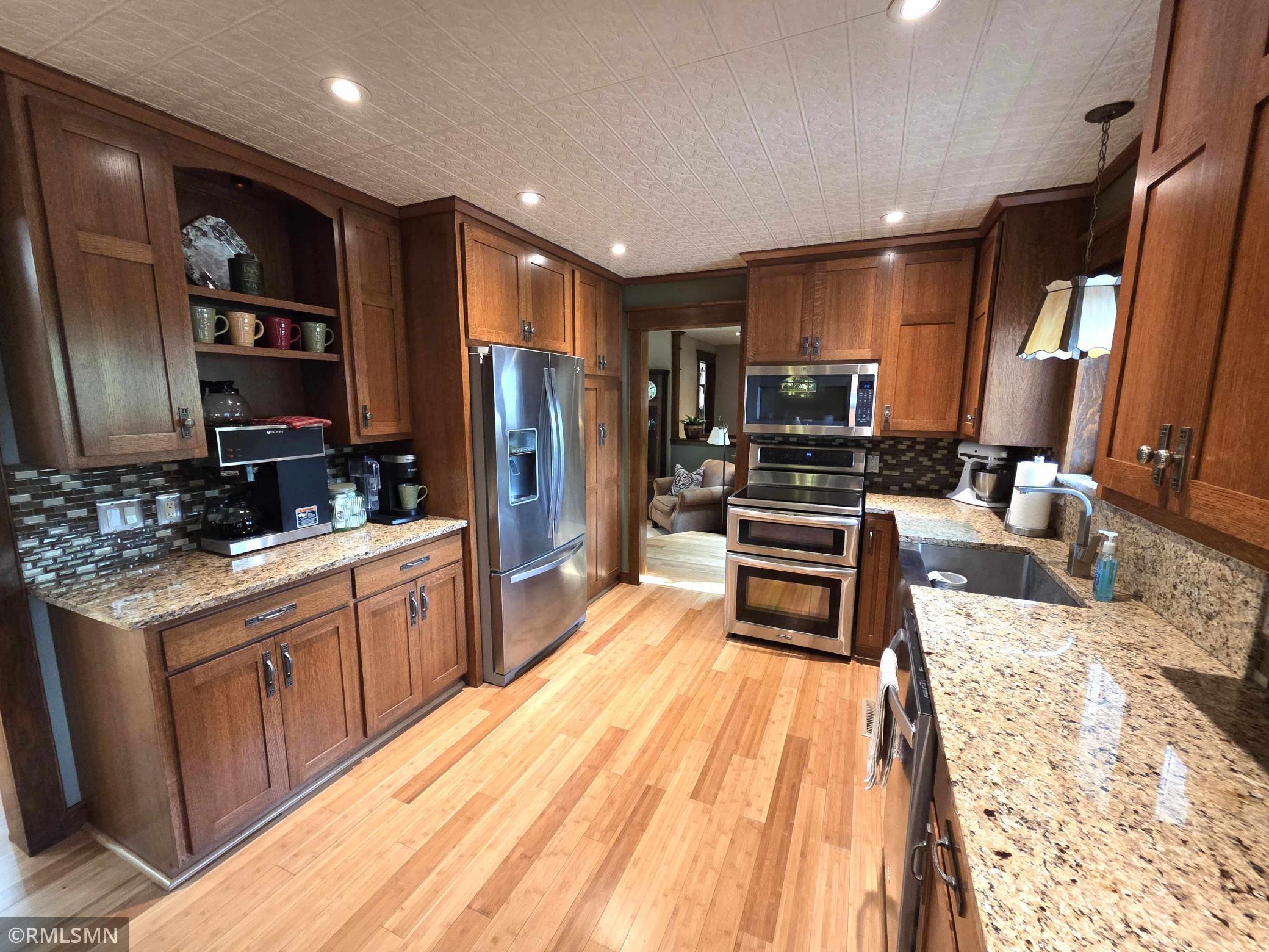 13060 Oakview Lane N