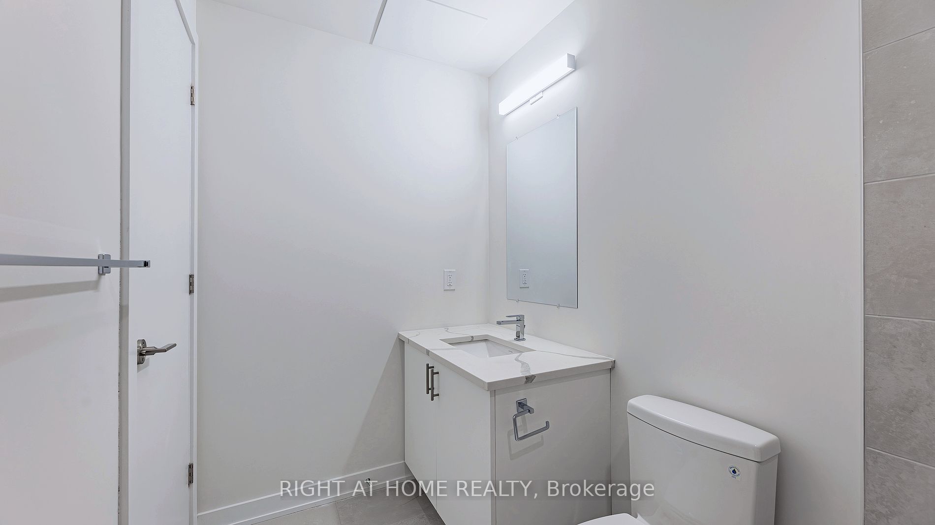 15 Ellerslie Ave 1603