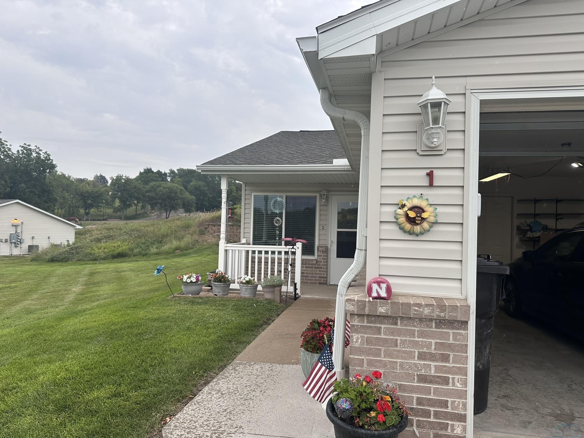 1120 Meadow View Court 1