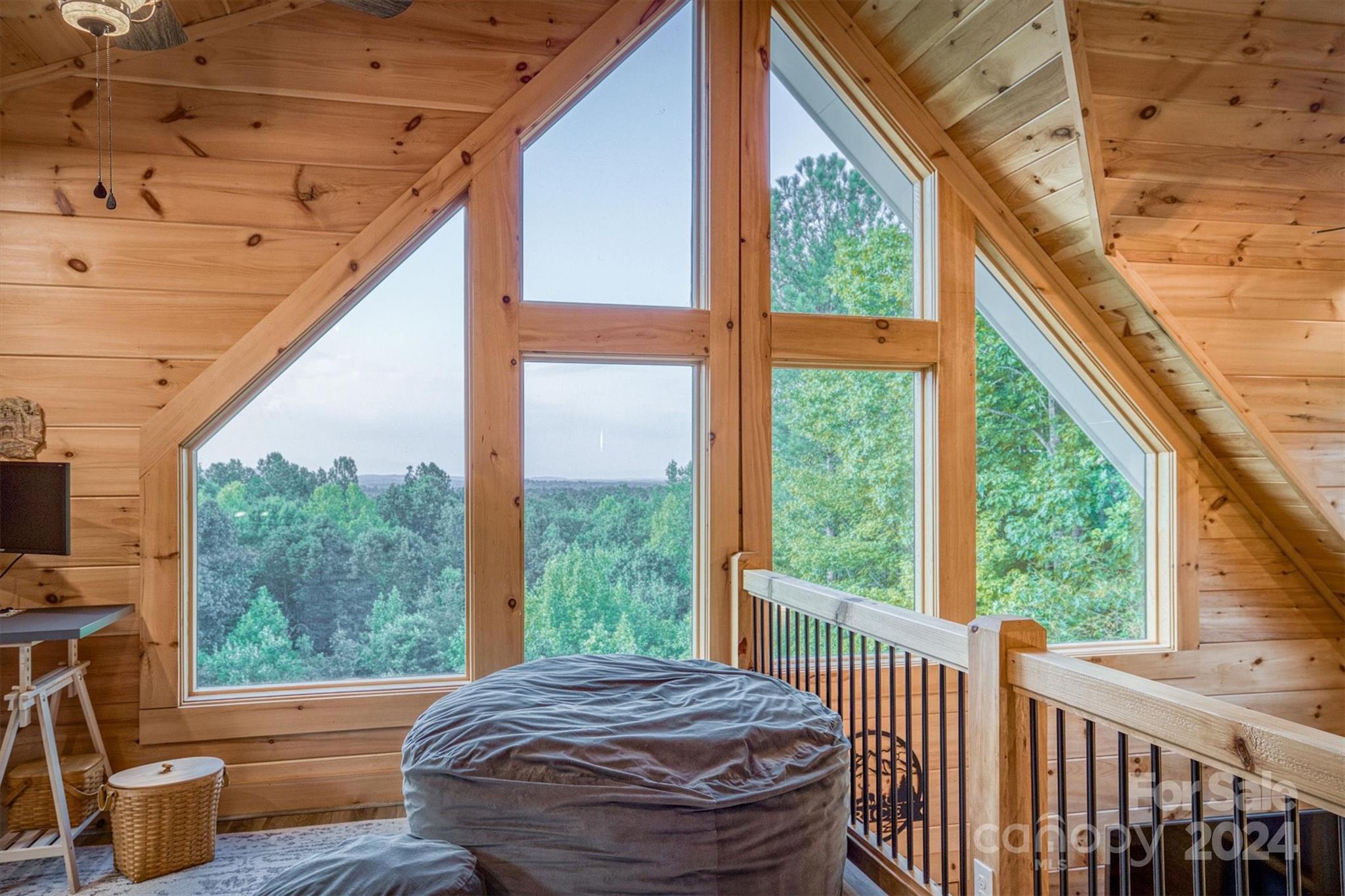 210 Grandview Loop
