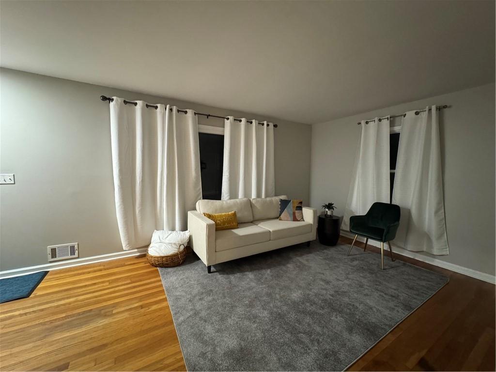 824 SW Pleasant Drive