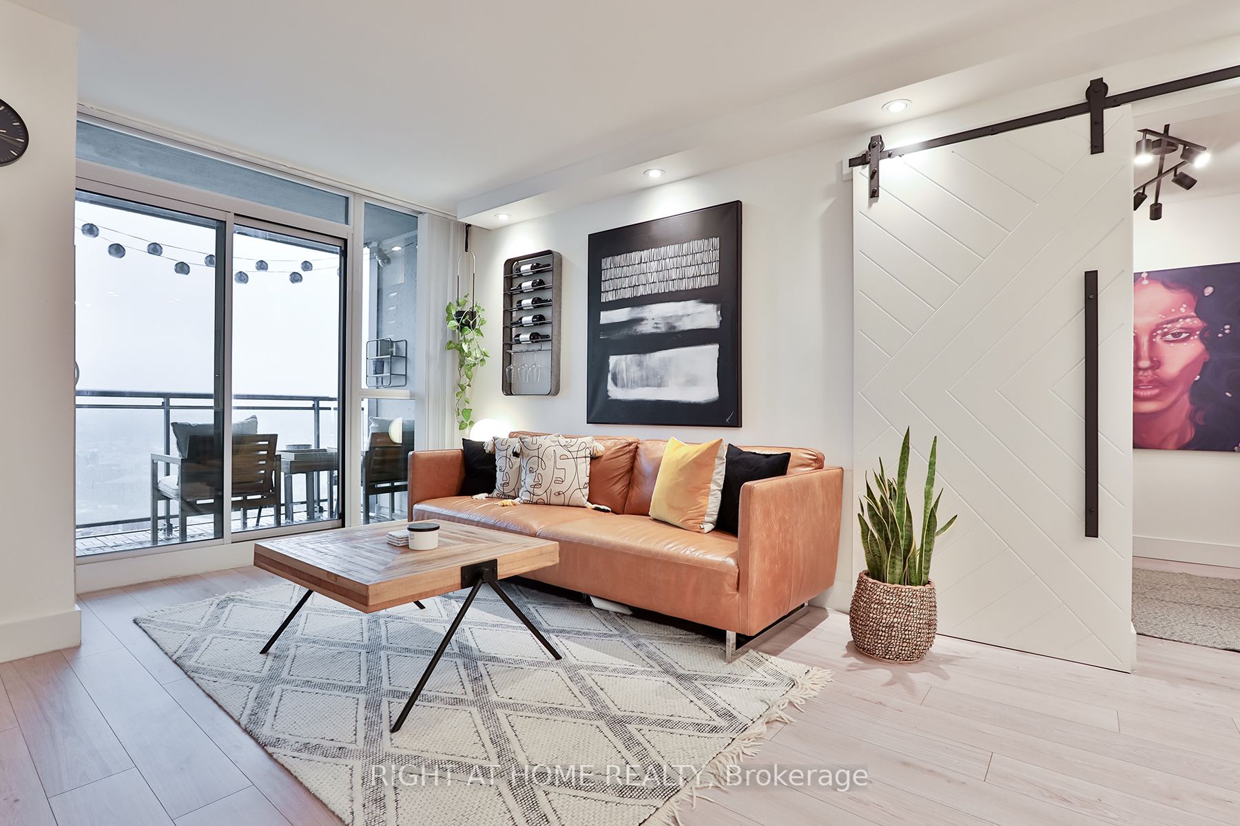 88 Grangeway Ave 2506